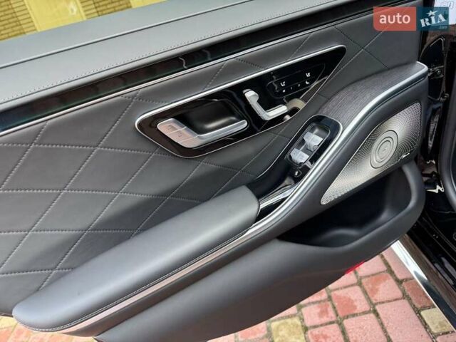 Черный Мерседес С Класс, объемом двигателя 3 л и пробегом 23 тыс. км за 134000 $, фото 11 на Automoto.ua