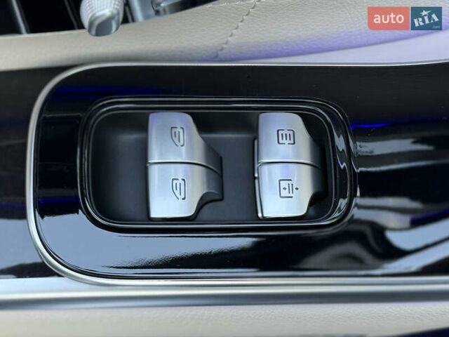 Черный Мерседес С Класс, объемом двигателя 3 л и пробегом 52 тыс. км за 130000 $, фото 62 на Automoto.ua