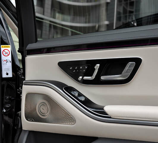 Чорний Мерседес С Клас, об'ємом двигуна 3 л та пробігом 38 тис. км за 109000 $, фото 34 на Automoto.ua