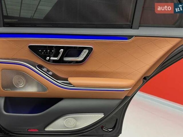 Черный Мерседес С Класс, объемом двигателя 4 л и пробегом 117 тыс. км за 113900 $, фото 47 на Automoto.ua