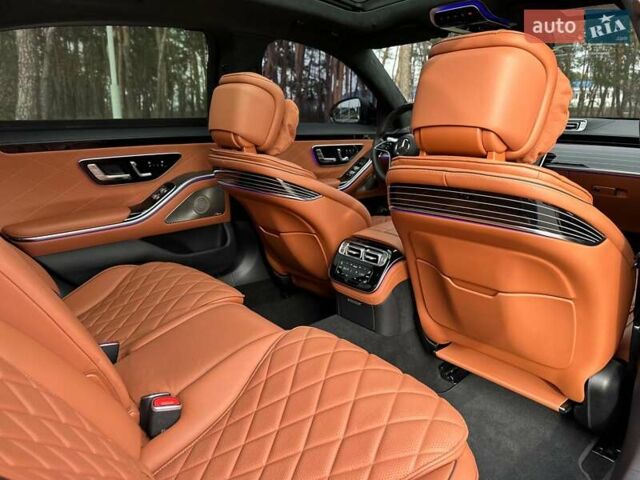 Черный Мерседес С Класс, объемом двигателя 3.98 л и пробегом 44 тыс. км за 139900 $, фото 83 на Automoto.ua