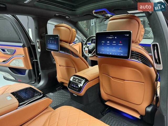 Черный Мерседес С Класс, объемом двигателя 4 л и пробегом 117 тыс. км за 113900 $, фото 52 на Automoto.ua