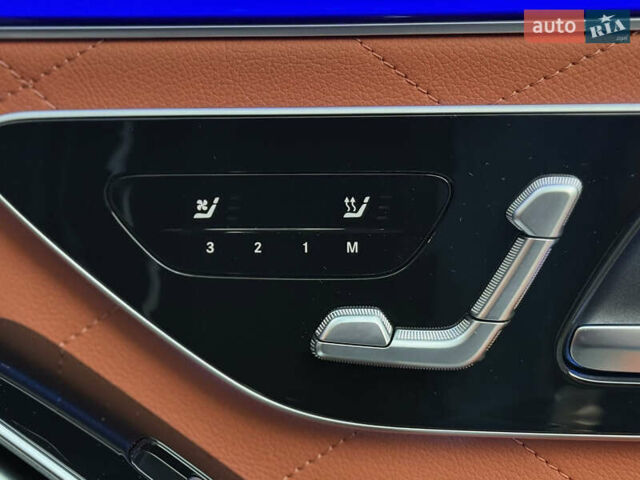 Чорний Мерседес С Клас, об'ємом двигуна 3 л та пробігом 9 тис. км за 149900 $, фото 60 на Automoto.ua