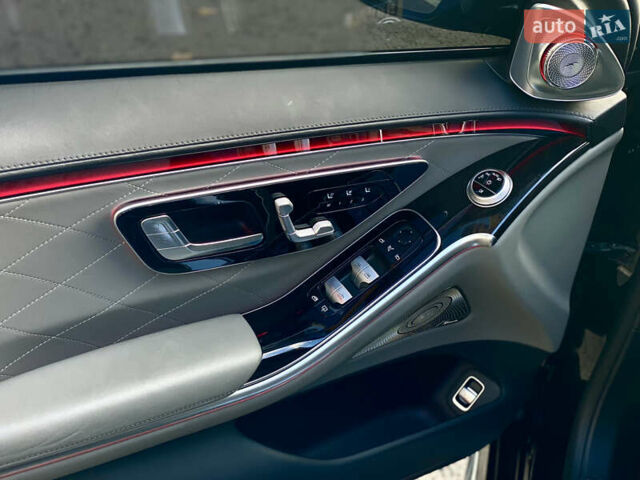 Чорний Мерседес С Клас, об'ємом двигуна 3.98 л та пробігом 62 тис. км за 97990 $, фото 14 на Automoto.ua