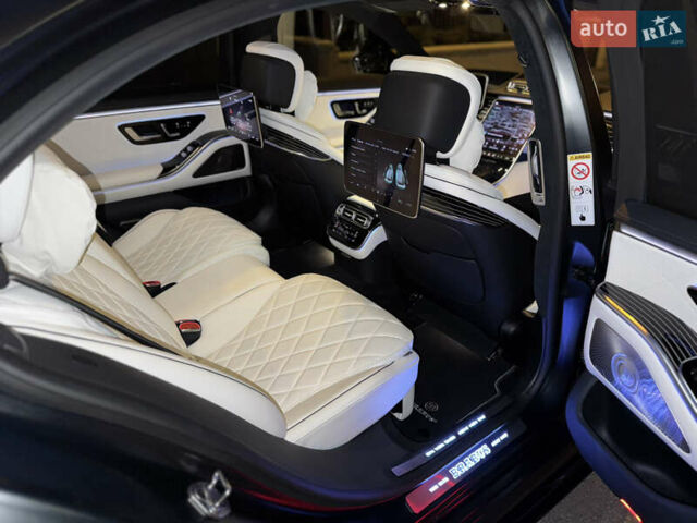 Черный Мерседес С Класс, объемом двигателя 3.98 л и пробегом 23 тыс. км за 185000 $, фото 29 на Automoto.ua