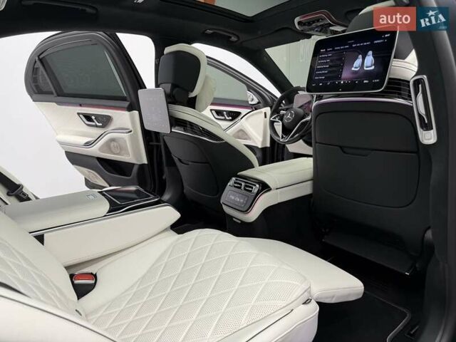 Черный Мерседес С Класс, объемом двигателя 3.98 л и пробегом 23 тыс. км за 179800 $, фото 78 на Automoto.ua