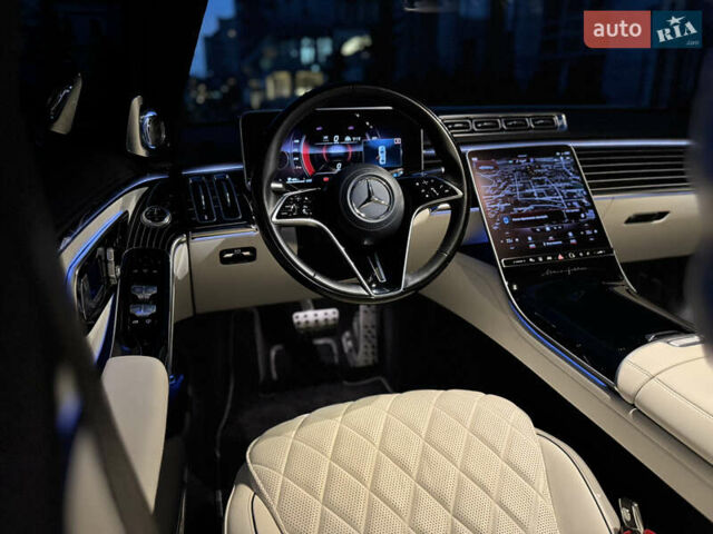 Черный Мерседес С Класс, объемом двигателя 3.98 л и пробегом 23 тыс. км за 185000 $, фото 24 на Automoto.ua