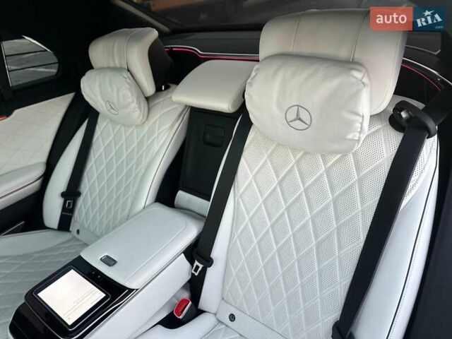 Черный Мерседес С Класс, объемом двигателя 3.98 л и пробегом 25 тыс. км за 180000 $, фото 88 на Automoto.ua