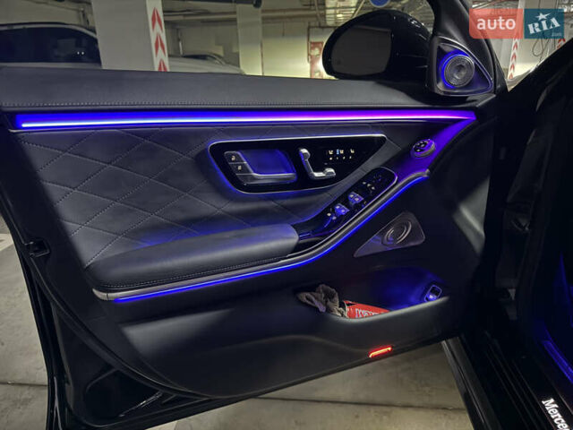 Черный Мерседес С Класс, объемом двигателя 3.98 л и пробегом 55 тыс. км за 114000 $, фото 28 на Automoto.ua