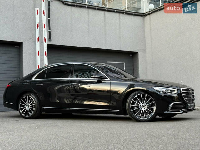 Черный Мерседес С Класс, объемом двигателя 3 л и пробегом 9 тыс. км за 145000 $, фото 5 на Automoto.ua