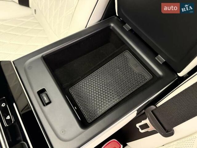 Черный Мерседес С Класс, объемом двигателя 3.98 л и пробегом 23 тыс. км за 179800 $, фото 81 на Automoto.ua