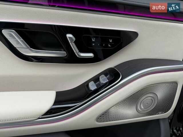 Черный Мерседес С Класс, объемом двигателя 3 л и пробегом 37 тыс. км за 120000 $, фото 48 на Automoto.ua