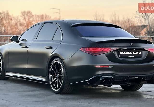 Черный Мерседес С Класс, объемом двигателя 3.98 л и пробегом 25 тыс. км за 180000 $, фото 26 на Automoto.ua