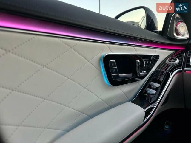 Черный Мерседес С Класс, объемом двигателя 3.98 л и пробегом 25 тыс. км за 180000 $, фото 108 на Automoto.ua