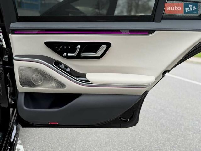 Черный Мерседес С Класс, объемом двигателя 3 л и пробегом 37 тыс. км за 120000 $, фото 36 на Automoto.ua