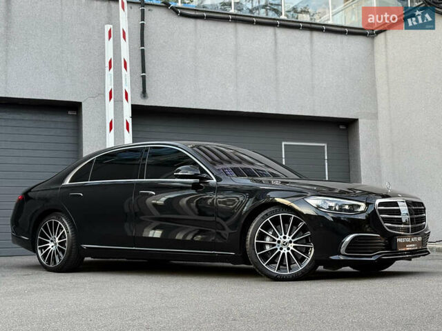 Черный Мерседес С Класс, объемом двигателя 3 л и пробегом 9 тыс. км за 145000 $, фото 4 на Automoto.ua