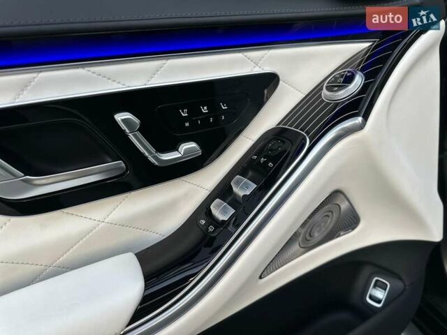 Черный Мерседес С Класс, объемом двигателя 3.98 л и пробегом 25 тыс. км за 180000 $, фото 50 на Automoto.ua