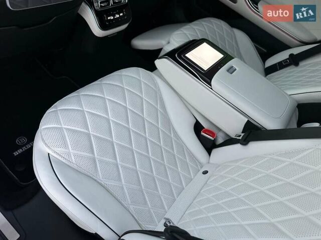 Черный Мерседес С Класс, объемом двигателя 3.98 л и пробегом 25 тыс. км за 180000 $, фото 90 на Automoto.ua