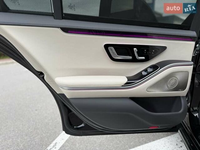 Черный Мерседес С Класс, объемом двигателя 3 л и пробегом 37 тыс. км за 120000 $, фото 46 на Automoto.ua