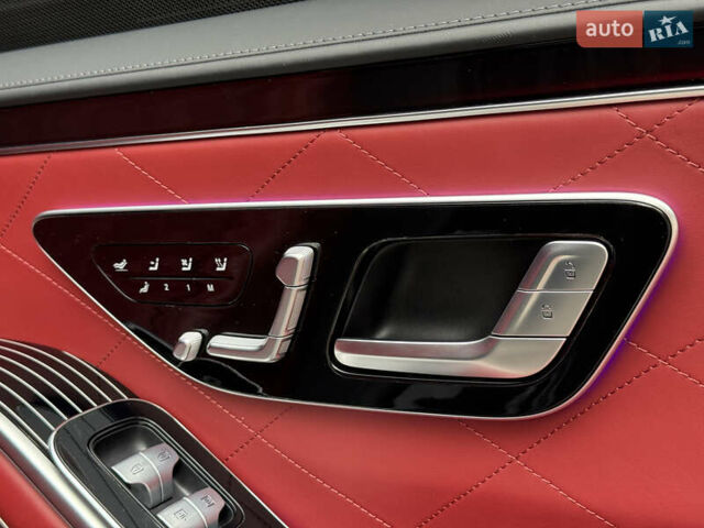 Черный Мерседес С Класс, объемом двигателя 3.98 л и пробегом 46 тыс. км за 149900 $, фото 47 на Automoto.ua