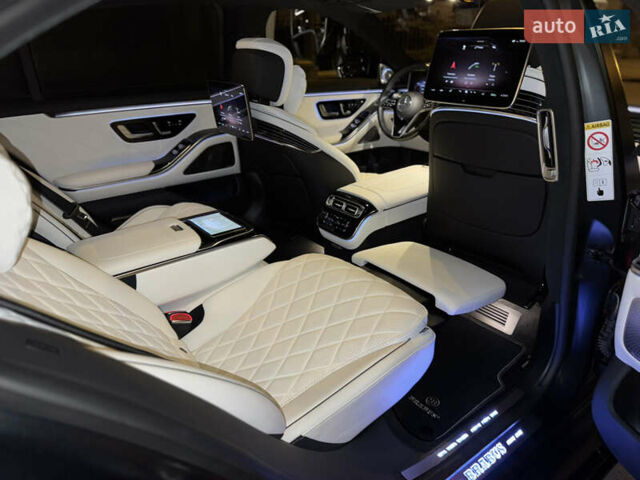 Черный Мерседес С Класс, объемом двигателя 3.98 л и пробегом 23 тыс. км за 185000 $, фото 34 на Automoto.ua