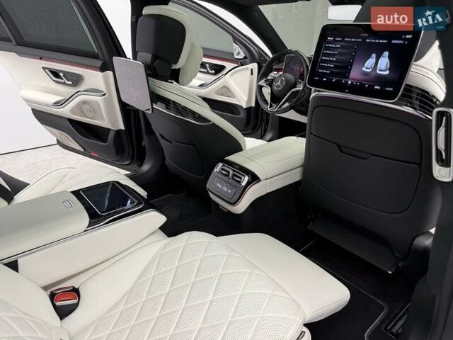 Черный Мерседес С Класс, объемом двигателя 3.98 л и пробегом 23 тыс. км за 179800 $, фото 76 на Automoto.ua