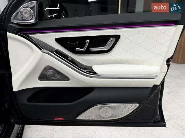 Черный Мерседес С Класс, объемом двигателя 3.98 л и пробегом 23 тыс. км за 179800 $, фото 57 на Automoto.ua