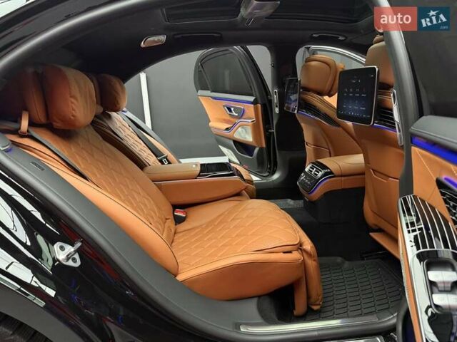 Черный Мерседес С Класс, объемом двигателя 4 л и пробегом 117 тыс. км за 113900 $, фото 48 на Automoto.ua