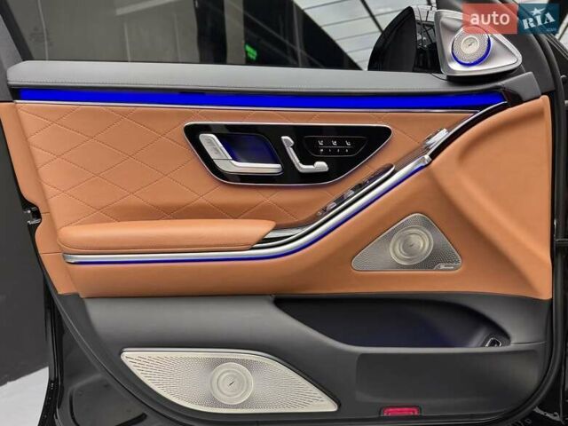 Черный Мерседес С Класс, объемом двигателя 4 л и пробегом 117 тыс. км за 113900 $, фото 25 на Automoto.ua