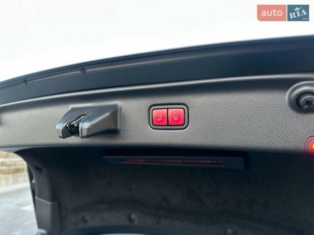 Черный Мерседес С Класс, объемом двигателя 3.98 л и пробегом 25 тыс. км за 180000 $, фото 36 на Automoto.ua