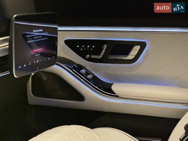 Черный Мерседес С Класс, объемом двигателя 3.98 л и пробегом 23 тыс. км за 177000 $, фото 42 на Automoto.ua