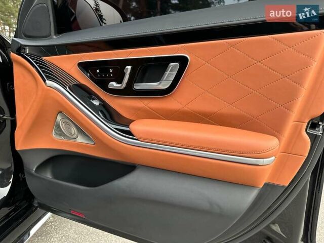 Черный Мерседес С Класс, объемом двигателя 3.98 л и пробегом 44 тыс. км за 139900 $, фото 76 на Automoto.ua