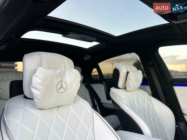 Черный Мерседес С Класс, объемом двигателя 3.98 л и пробегом 25 тыс. км за 180000 $, фото 64 на Automoto.ua