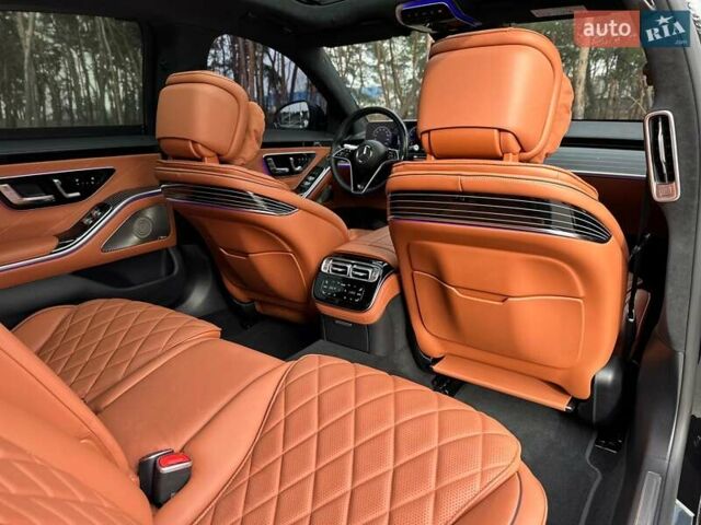 Черный Мерседес С Класс, объемом двигателя 3.98 л и пробегом 44 тыс. км за 139900 $, фото 85 на Automoto.ua