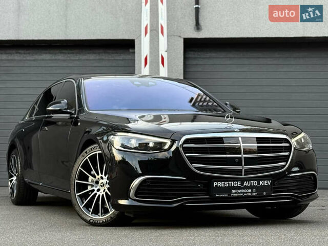 Черный Мерседес С Класс, объемом двигателя 3 л и пробегом 9 тыс. км за 145000 $, фото 2 на Automoto.ua