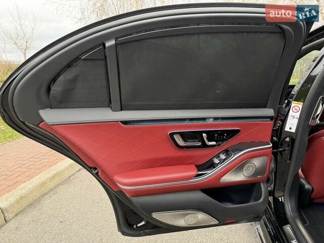 Черный Мерседес С Класс, объемом двигателя 3.98 л и пробегом 46 тыс. км за 149900 $, фото 60 на Automoto.ua