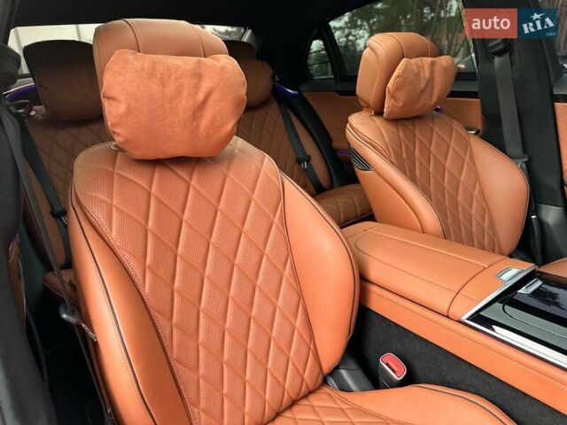 Черный Мерседес С Класс, объемом двигателя 3.98 л и пробегом 44 тыс. км за 139900 $, фото 68 на Automoto.ua