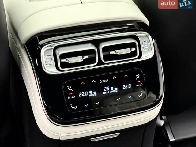 Черный Мерседес С Класс, объемом двигателя 3.98 л и пробегом 23 тыс. км за 179800 $, фото 50 на Automoto.ua