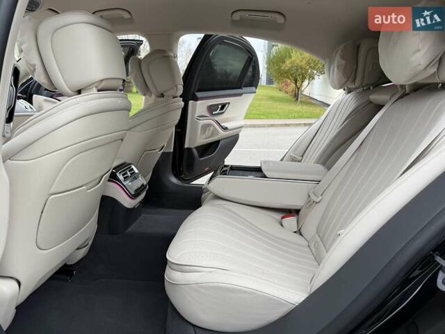 Черный Мерседес С Класс, объемом двигателя 3 л и пробегом 37 тыс. км за 120000 $, фото 49 на Automoto.ua