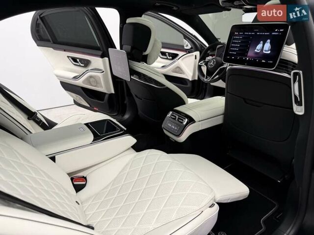 Черный Мерседес С Класс, объемом двигателя 3.98 л и пробегом 23 тыс. км за 179800 $, фото 73 на Automoto.ua