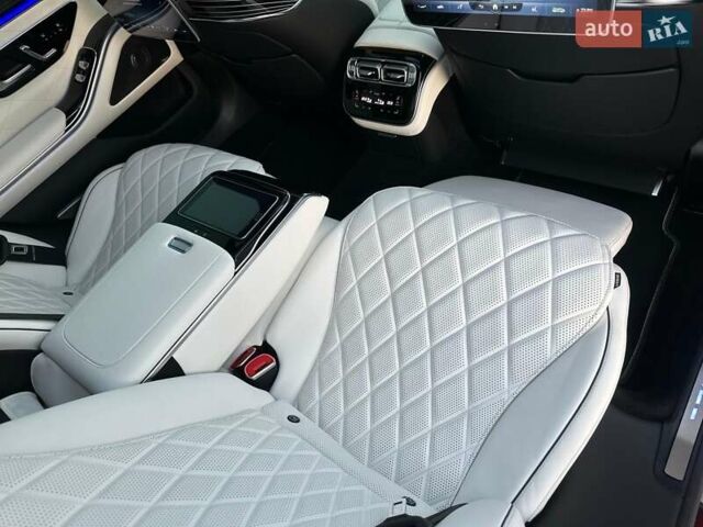 Черный Мерседес С Класс, объемом двигателя 3.98 л и пробегом 25 тыс. км за 180000 $, фото 72 на Automoto.ua