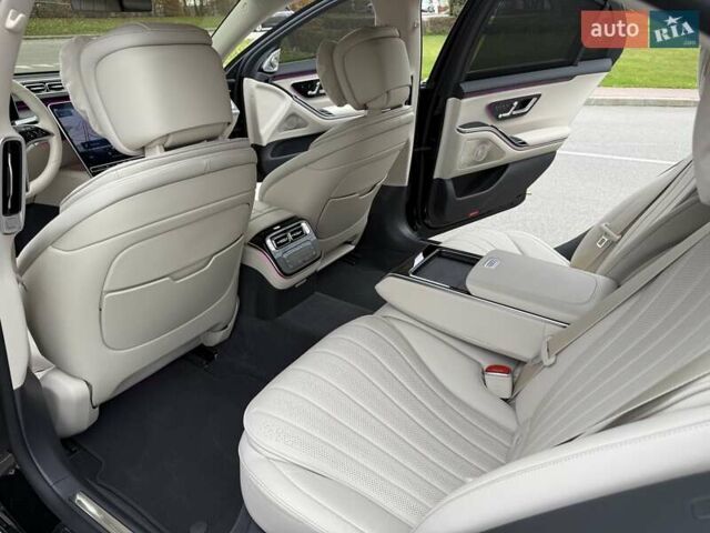 Черный Мерседес С Класс, объемом двигателя 3 л и пробегом 37 тыс. км за 120000 $, фото 51 на Automoto.ua