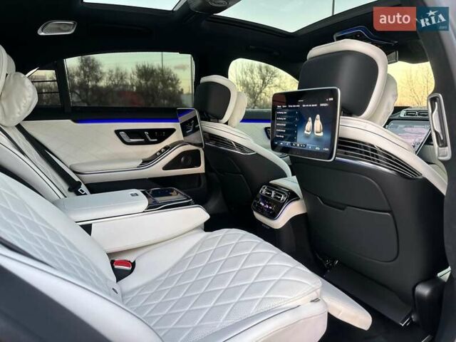 Черный Мерседес С Класс, объемом двигателя 3.98 л и пробегом 25 тыс. км за 180000 $, фото 76 на Automoto.ua