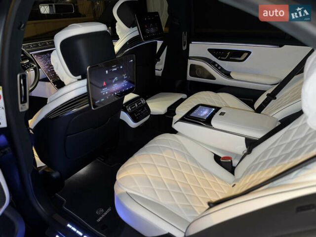 Черный Мерседес С Класс, объемом двигателя 3.98 л и пробегом 23 тыс. км за 185000 $, фото 37 на Automoto.ua