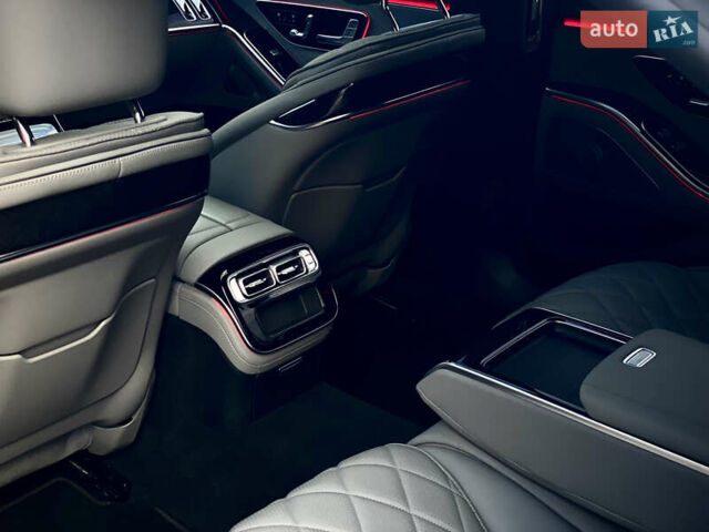 Чорний Мерседес С Клас, об'ємом двигуна 3.98 л та пробігом 64 тис. км за 104900 $, фото 36 на Automoto.ua