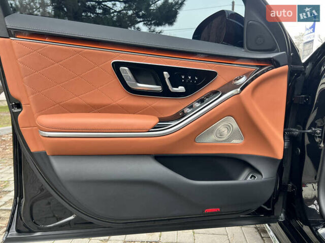 Черный Мерседес С Класс, объемом двигателя 2.93 л и пробегом 22 тыс. км за 143500 $, фото 37 на Automoto.ua