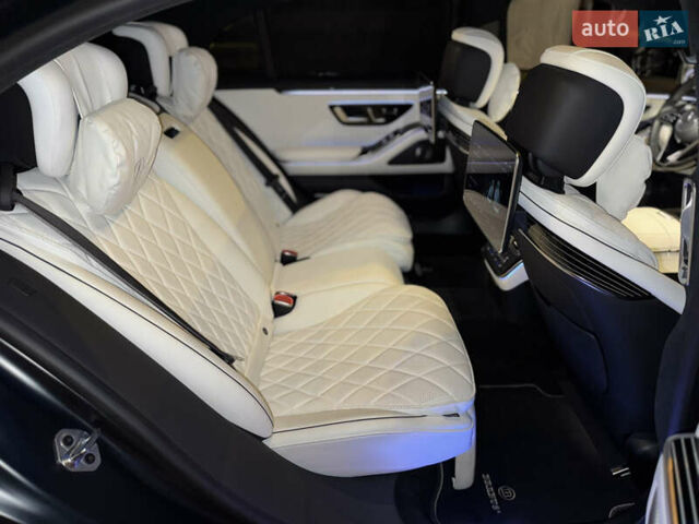 Черный Мерседес С Класс, объемом двигателя 3.98 л и пробегом 23 тыс. км за 185000 $, фото 30 на Automoto.ua