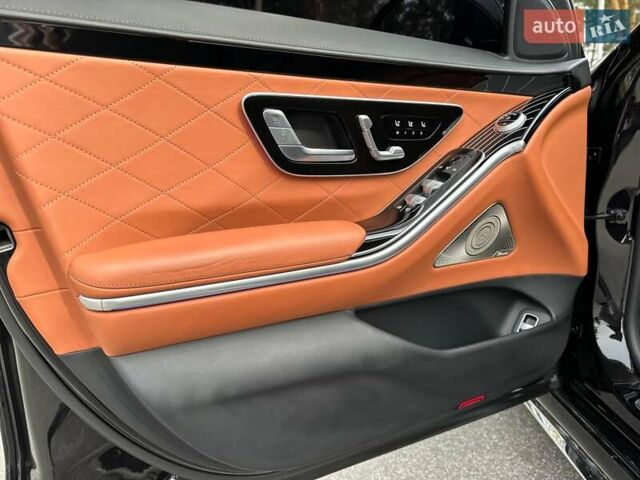 Черный Мерседес С Класс, объемом двигателя 3.98 л и пробегом 44 тыс. км за 139900 $, фото 59 на Automoto.ua