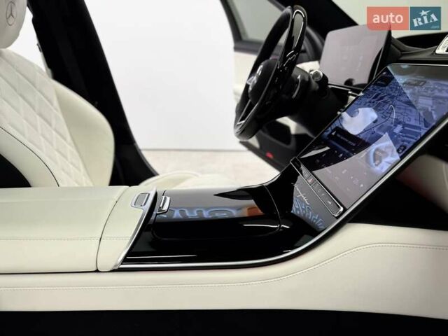 Черный Мерседес С Класс, объемом двигателя 3.98 л и пробегом 23 тыс. км за 179800 $, фото 71 на Automoto.ua