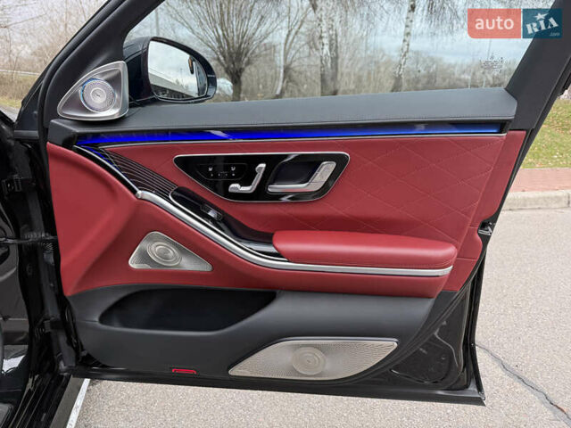 Черный Мерседес С Класс, объемом двигателя 3.98 л и пробегом 46 тыс. км за 149900 $, фото 49 на Automoto.ua